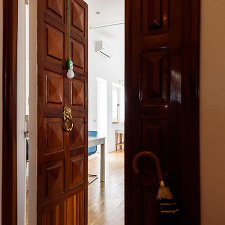 Casa Rega Apartment เนเปิลส์ ภายนอก รูปภาพ